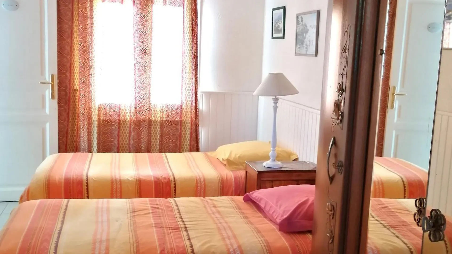 Hébergement de vacances Spacieuse Maison Familiale A Groix Avec Jardin - Fr-1-813-21 France