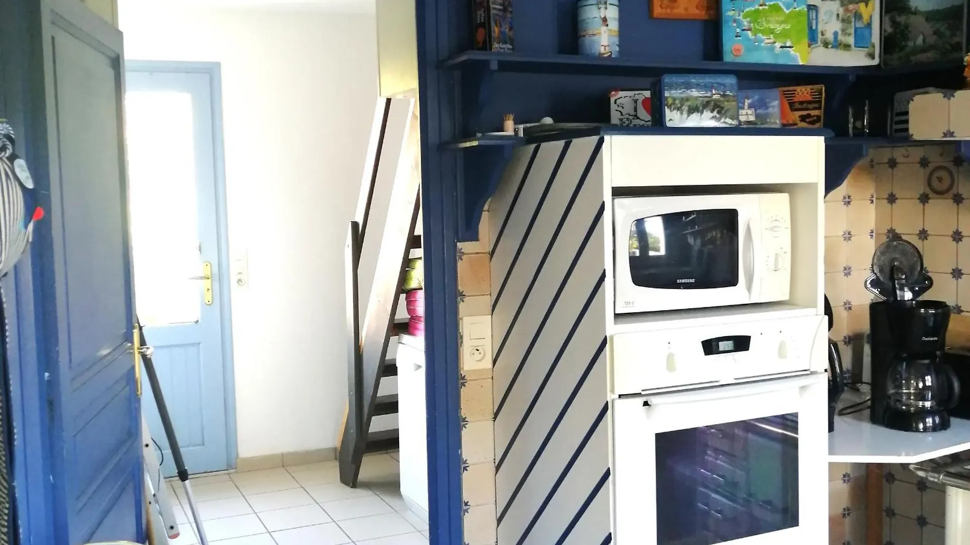Hébergement de vacances Spacieuse Maison Familiale A Groix Avec Jardin - Fr-1-813-21